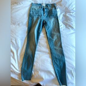 Frame Le Skinny De Jeanne jeans. Size 25.
